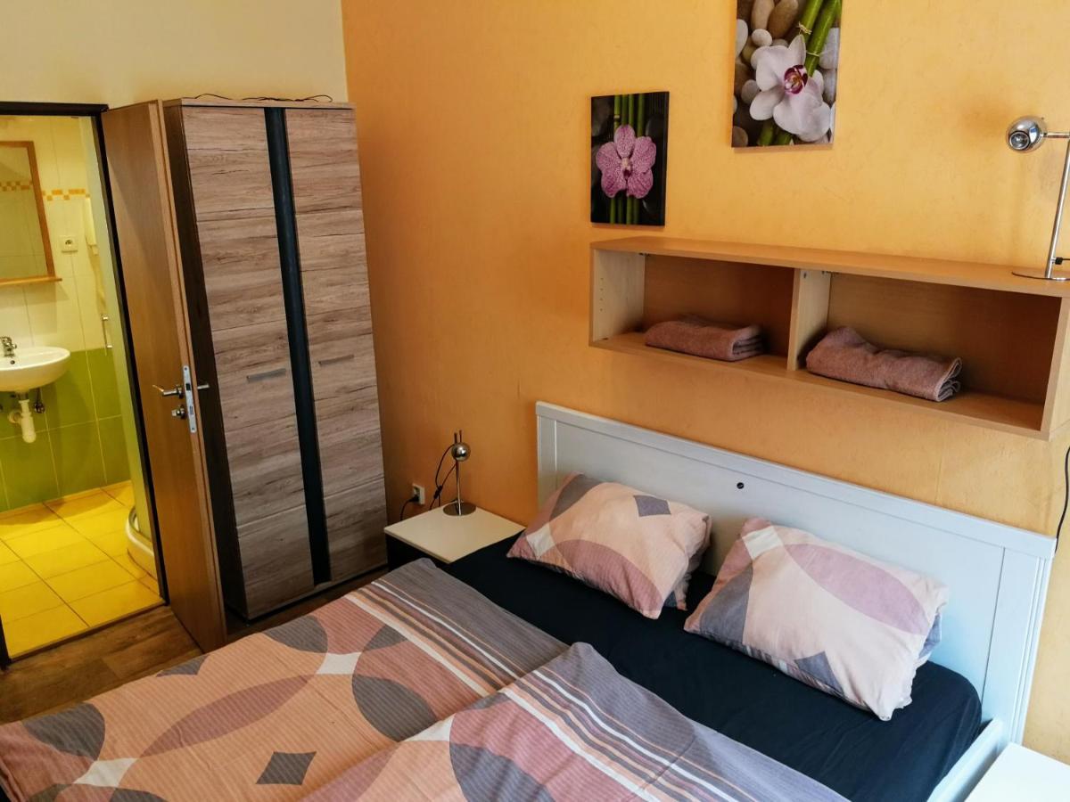 Hostel Sklep Прага Екстериор снимка