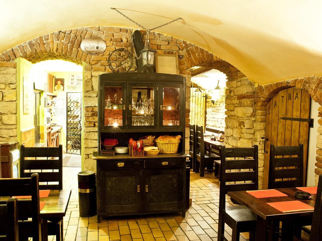 Hostel Sklep Прага Екстериор снимка