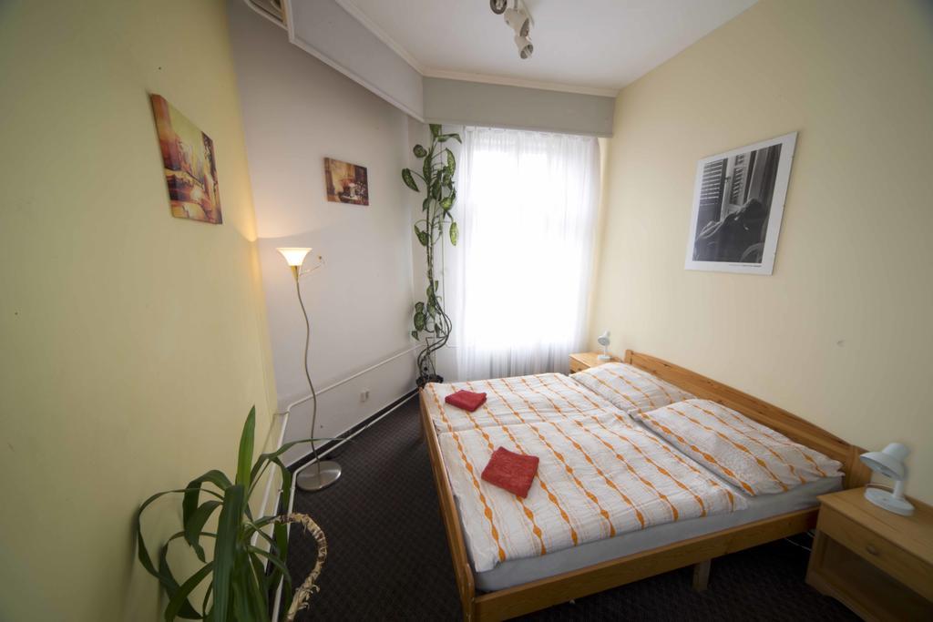 Hostel Sklep Прага Екстериор снимка
