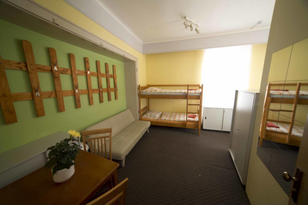 Hostel Sklep Прага Екстериор снимка