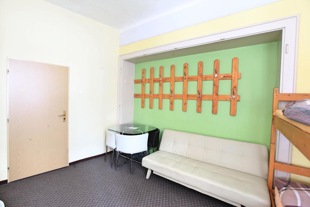 Hostel Sklep Прага Екстериор снимка