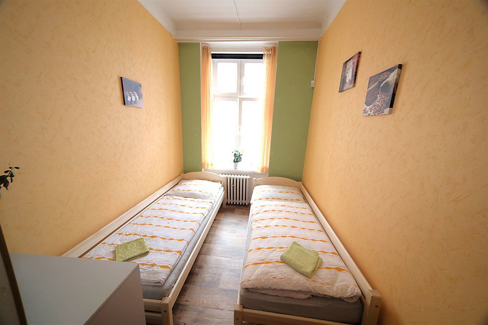 Hostel Sklep Прага Екстериор снимка